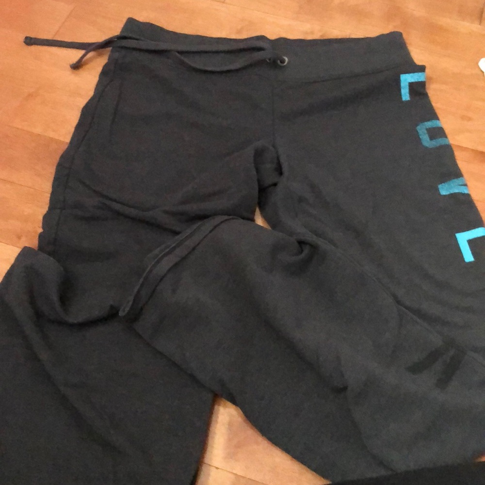 Yoga/ sweat pants from pink never worn